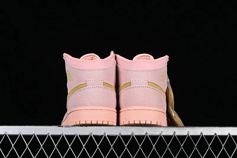 All categories Air Jordan Jordan series basketball shoes Air Jordan 1 Mid Air Jordan 1 Mid AJ1 Joe 1 coral gold dirty pink suede mid-top retro basketball shoes 852542-600
